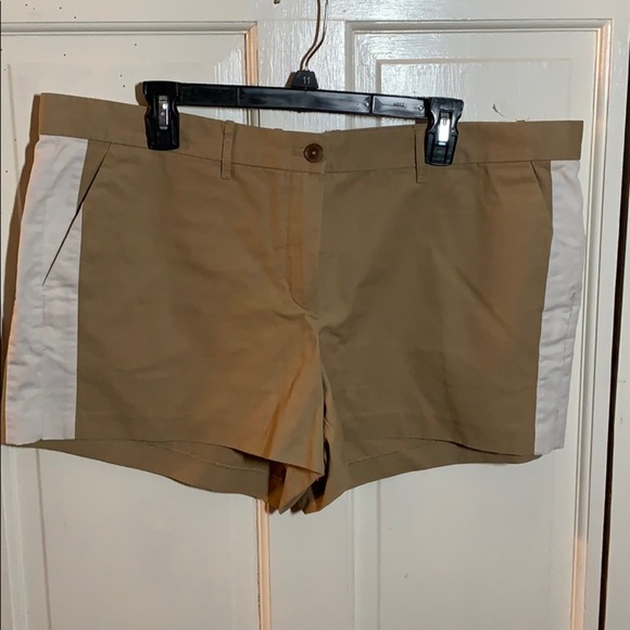 Women’s Gap Shorts Plus size 16 tan white side stripe - Picture 2 of 6